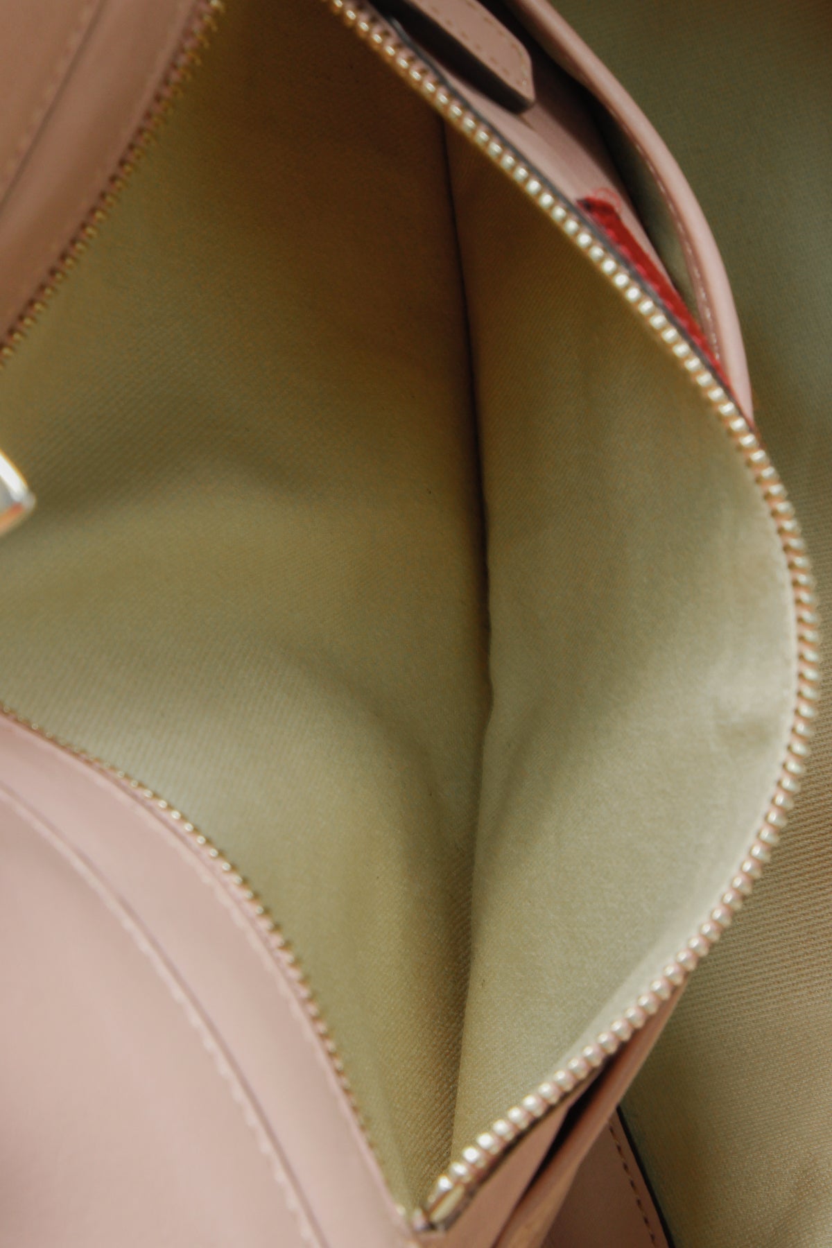 rockstud medium trapeze tote bag blush pink rockstud medium trapeze tote bag blush pink